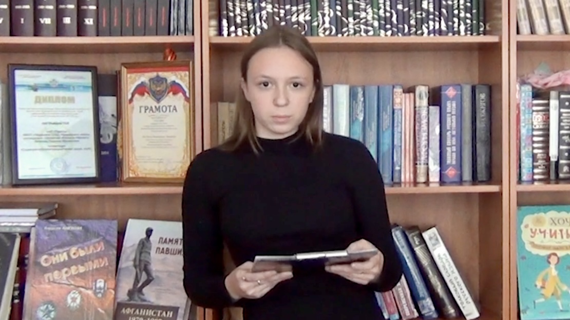 Лучшего чтеца среди старшеклассников определили в Гляденской школе Назаровского района Красноярского края