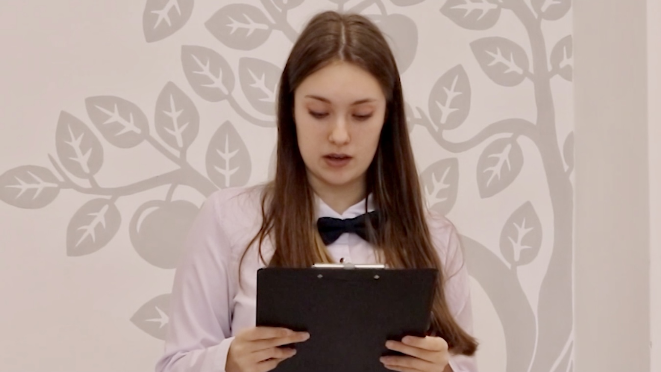 Победительницей одной из отборочных игр чемпионата по чтению вслух стала Вероника Степина